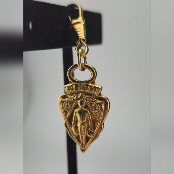 Gucci Gold Tone Crest Keychain 2.25" Logo Bag Charm Pendant Vintage Accessory - Picture 1 of 5